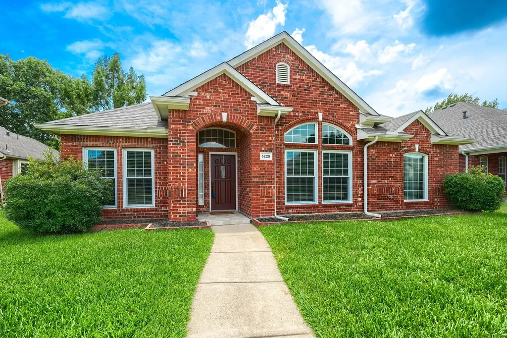 5225 Alec Drive Garland TX 75043