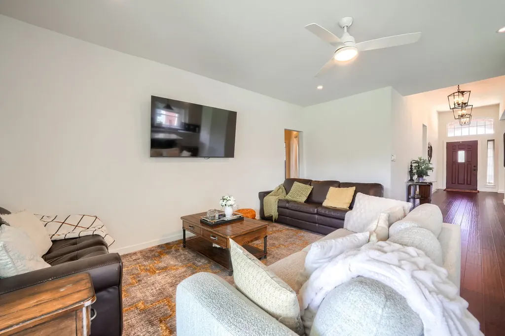 5225 Alec Drive Garland TX 75043