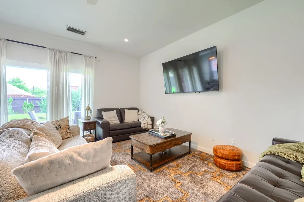 5225 Alec Drive Garland TX 75043