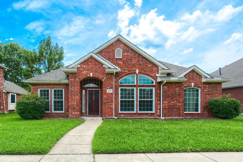 5225 Alec Drive Garland TX 75043