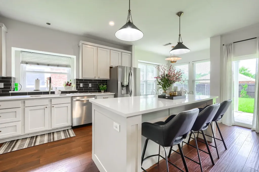 5225 Alec Drive Garland TX 75043