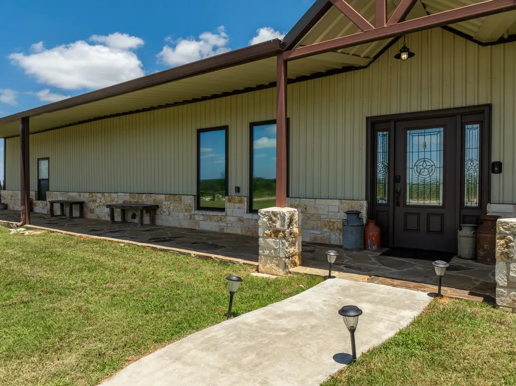 372 County Road 2547 Meridian TX 76665