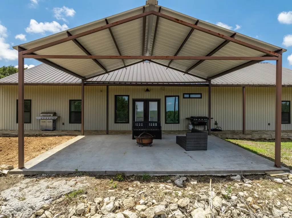 372 County Road 2547 Meridian TX 76665