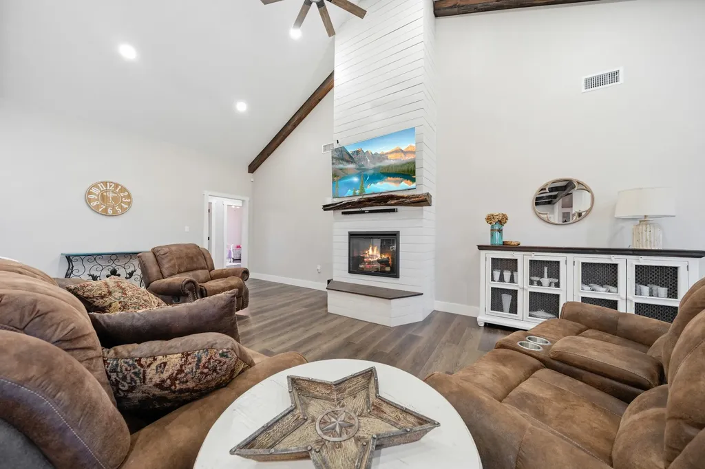 372 County Road 2547 Meridian TX 76665