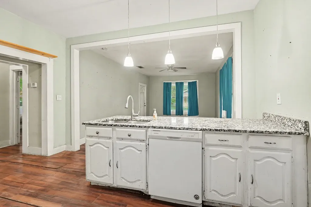 714 Ritchey Street Gainesville TX 76240