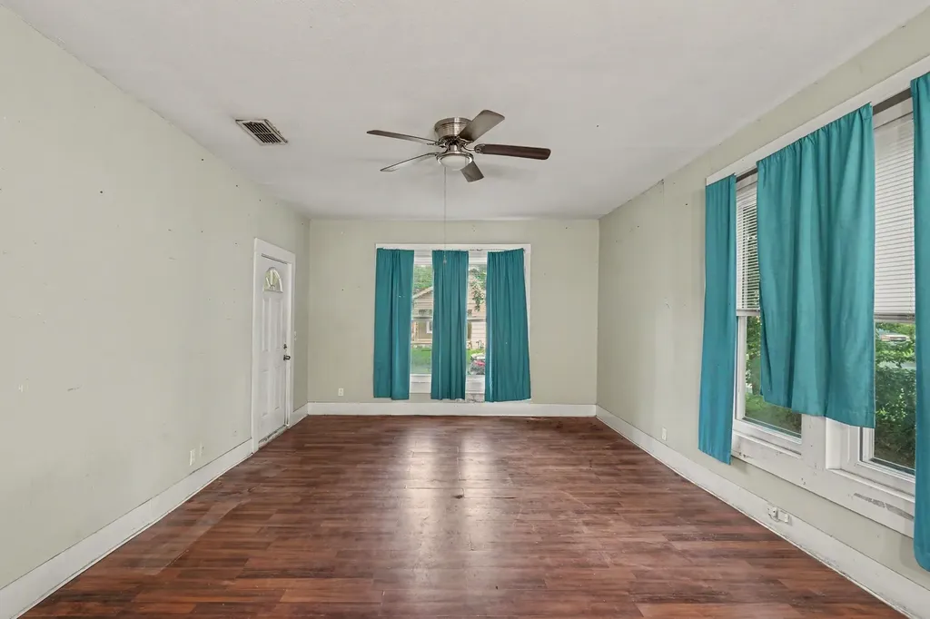 714 Ritchey Street Gainesville TX 76240