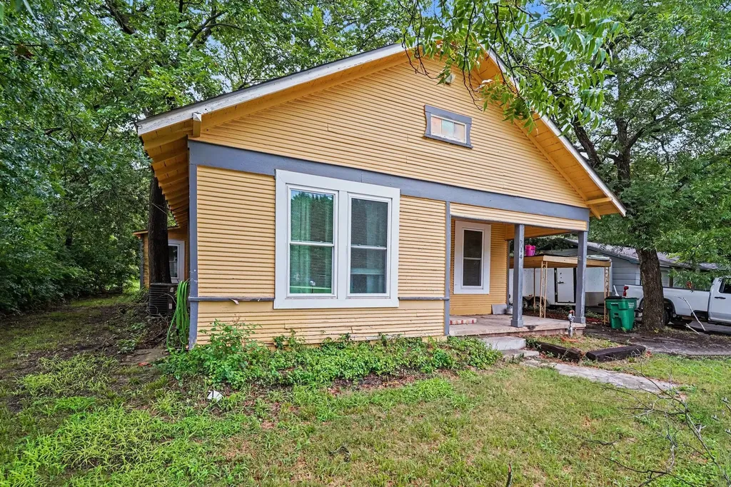 714 Ritchey Street Gainesville TX 76240