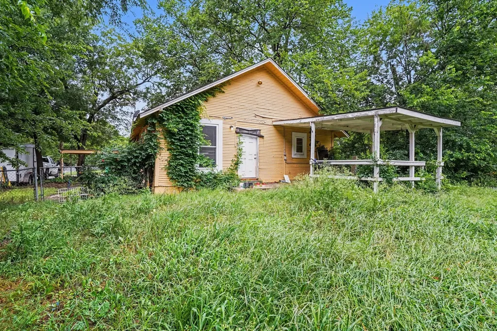 714 Ritchey Street Gainesville TX 76240
