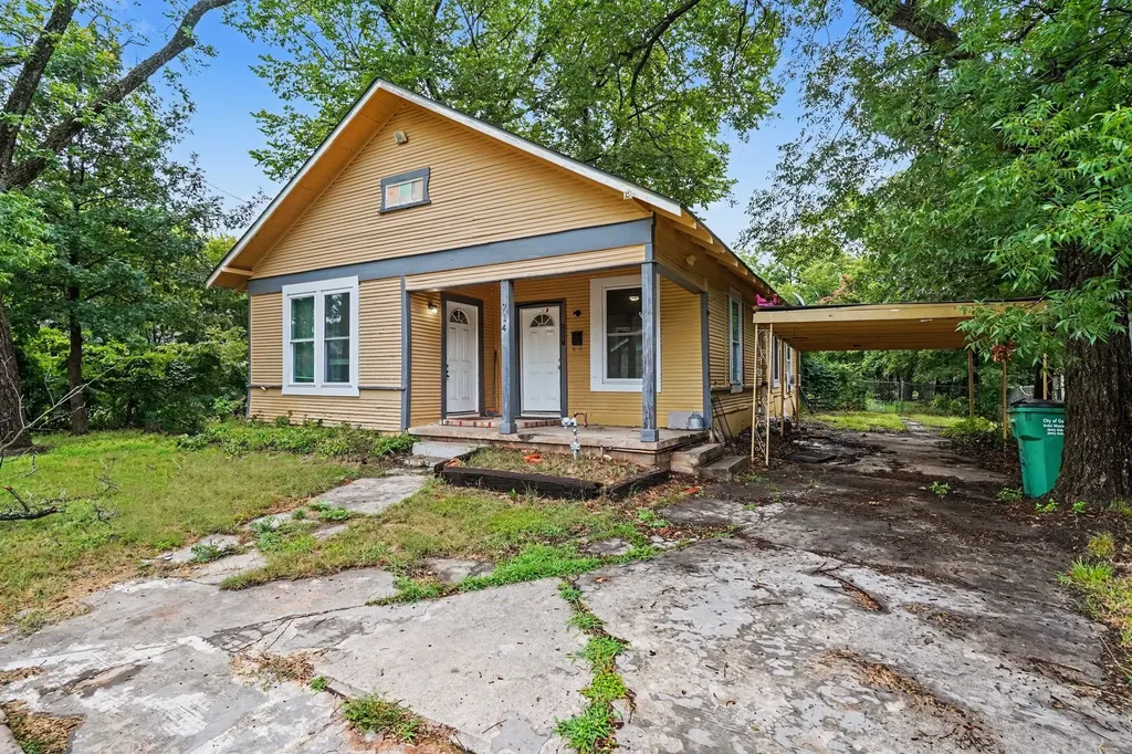 714 Ritchey Street Gainesville TX 76240