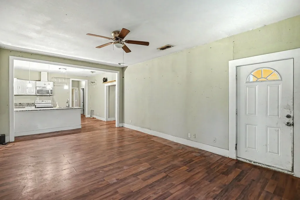 714 Ritchey Street Gainesville TX 76240