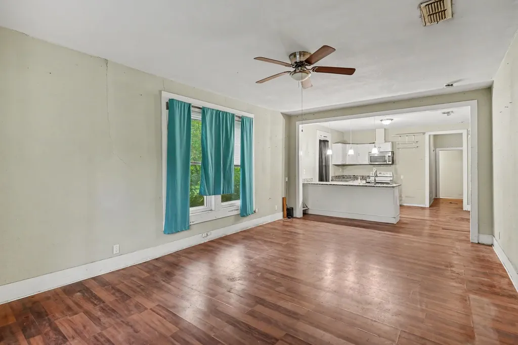 714 Ritchey Street Gainesville TX 76240