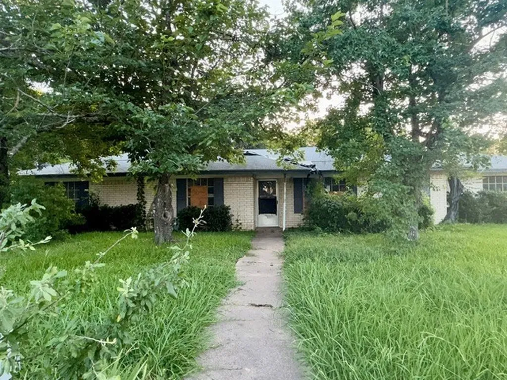 237 Palm Drive Marlin TX 76661