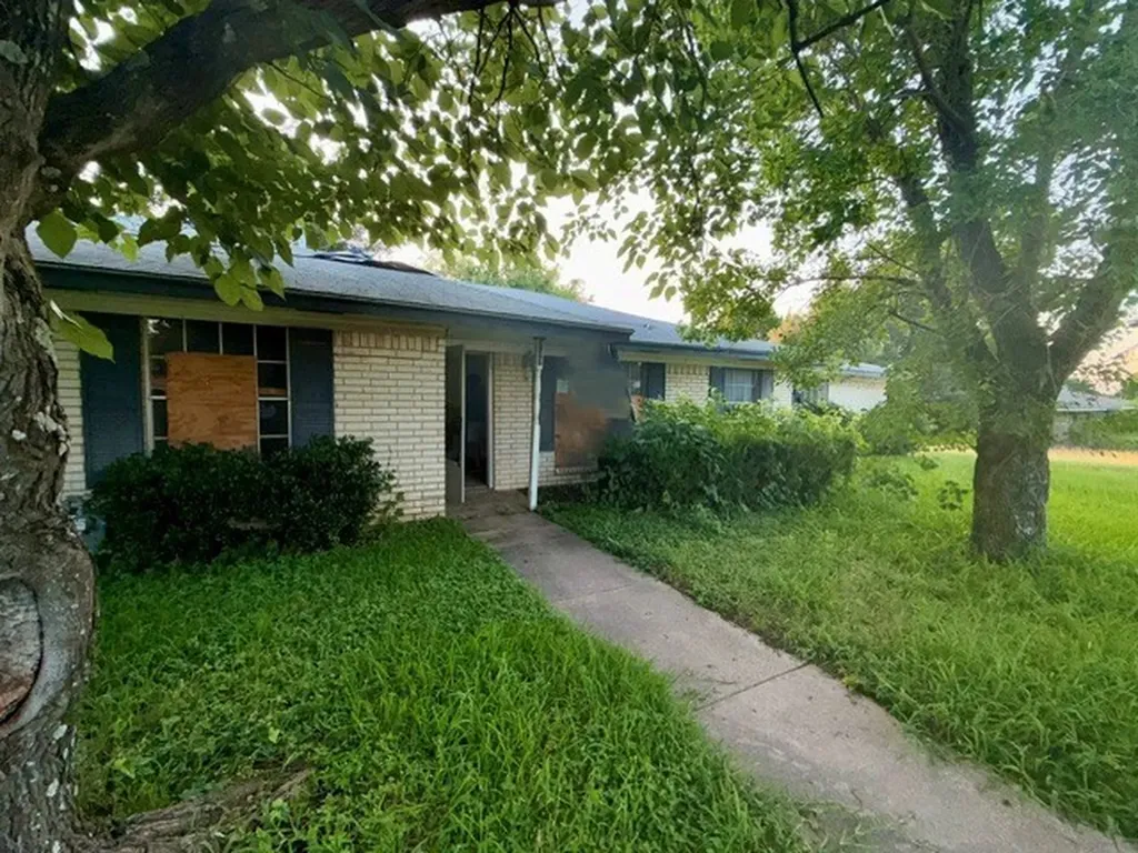 237 Palm Drive Marlin TX 76661