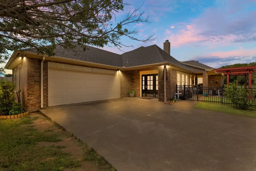 17012 Trailwood Drive Whitney TX 76692