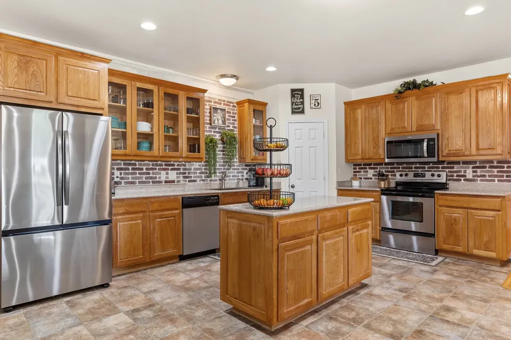 17012 Trailwood Drive Whitney TX 76692