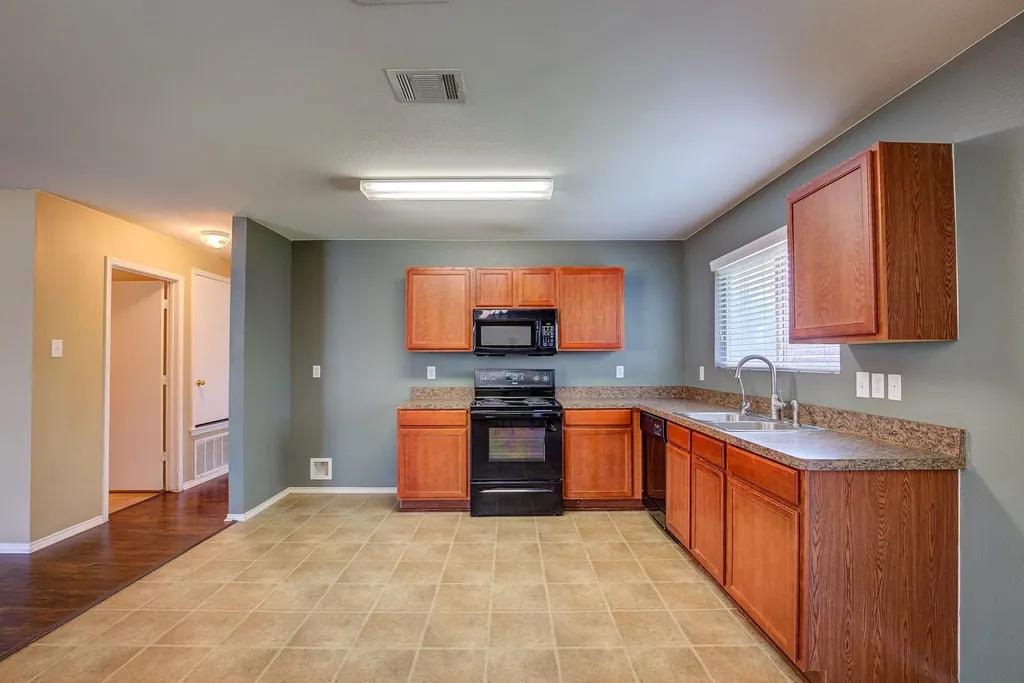 7000 Sylvan Meadows Drive Fort Worth TX 76120