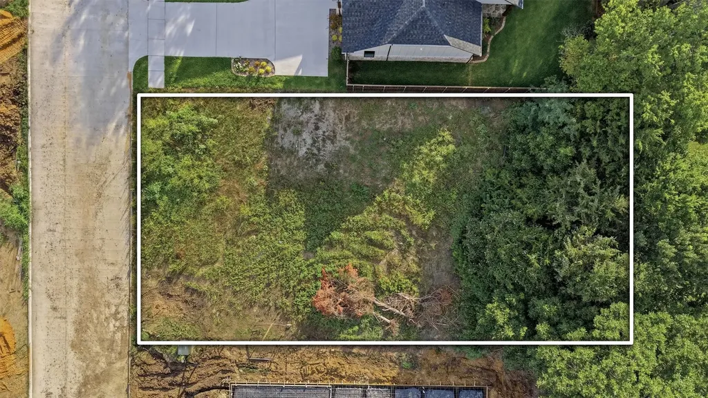 1912 Heritage Knoll Drive Sherman TX 75092