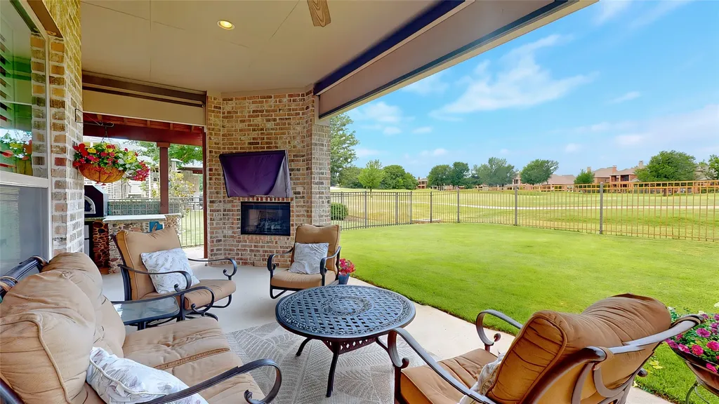 8900 Bluestem Drive Lantana TX 76226