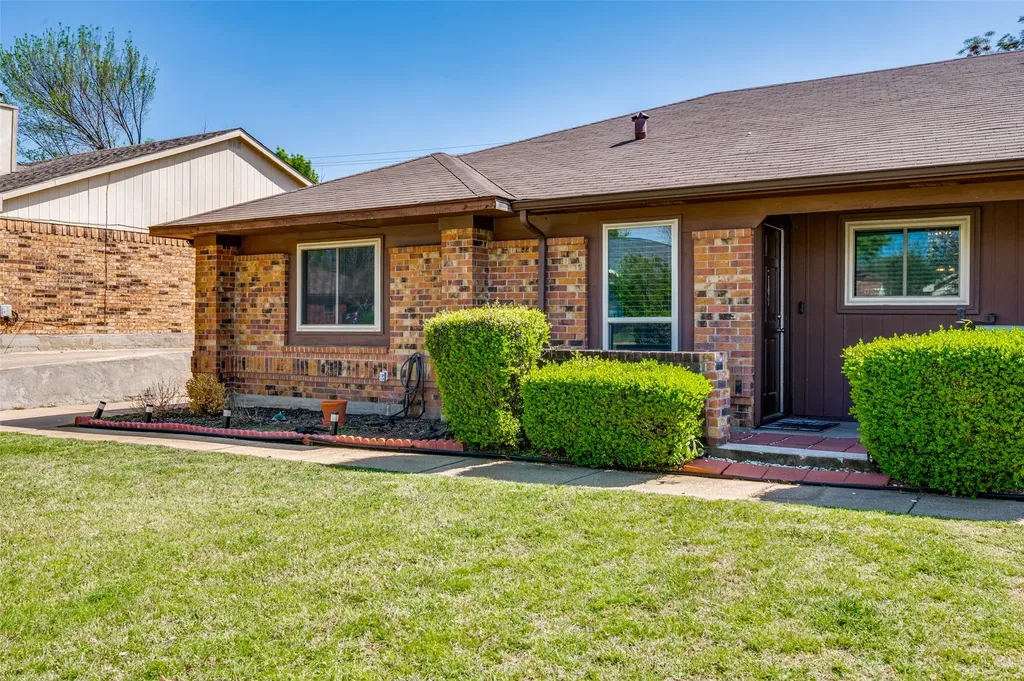 109 Hickory Springs Drive Euless TX 76039