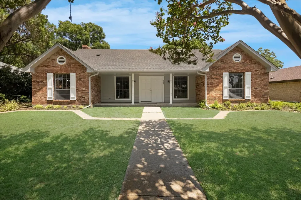 335 Hummingbird Lane Duncanville TX 75137