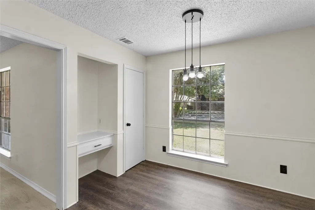 335 Hummingbird Lane Duncanville TX 75137