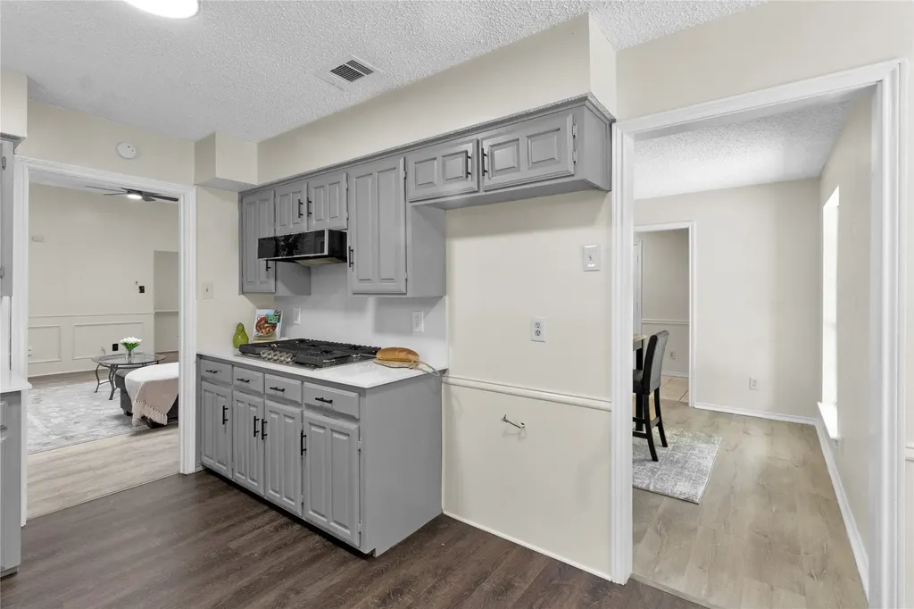 335 Hummingbird Lane Duncanville TX 75137