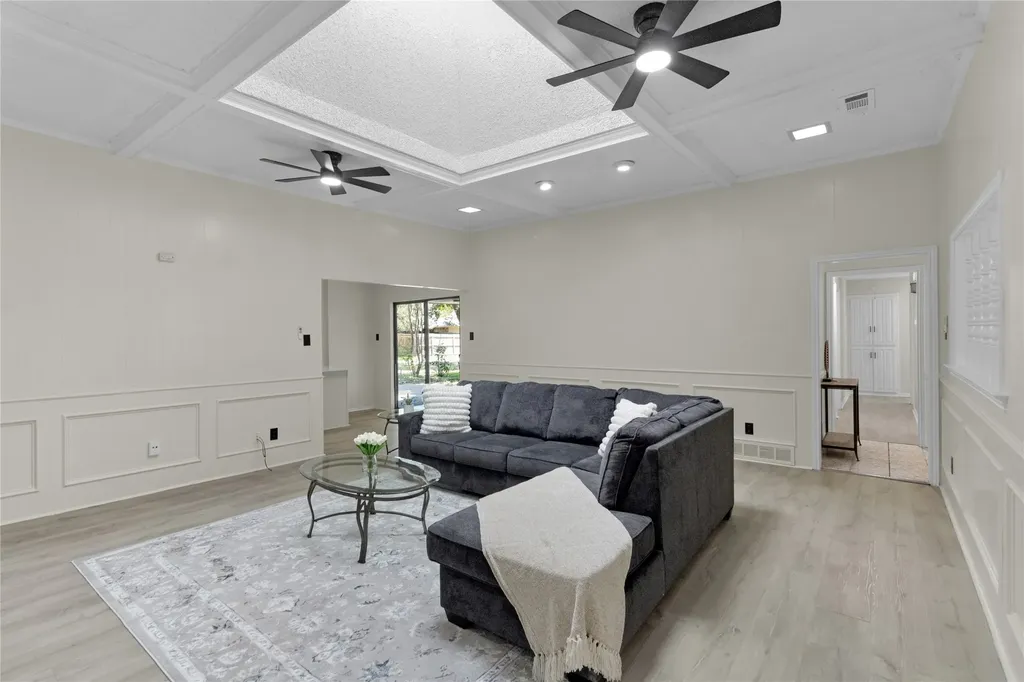 335 Hummingbird Lane Duncanville TX 75137
