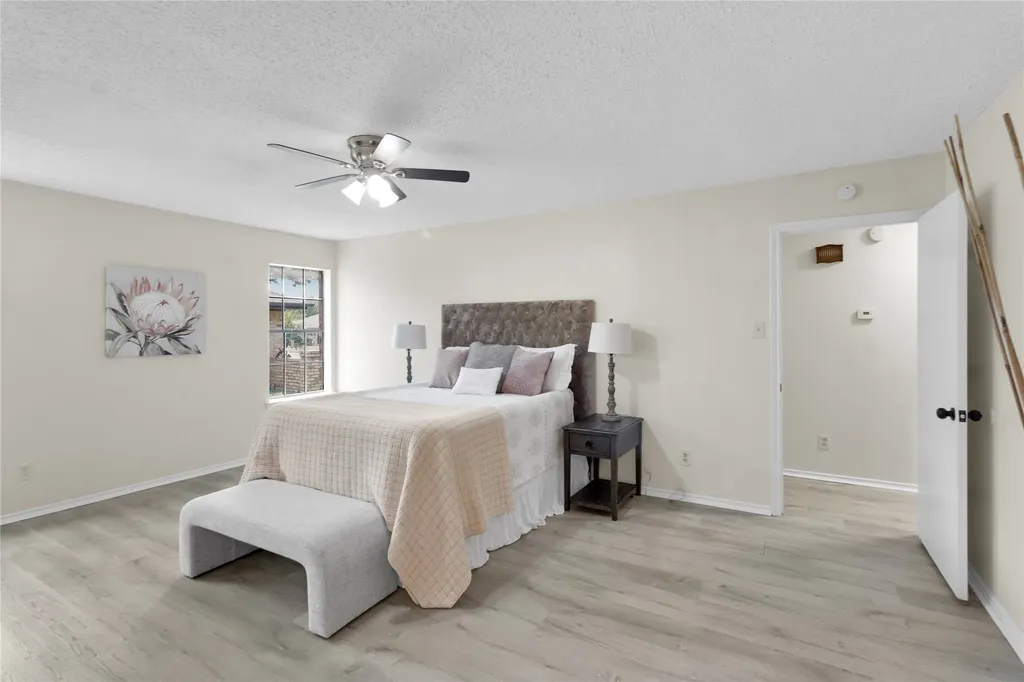335 Hummingbird Lane Duncanville TX 75137