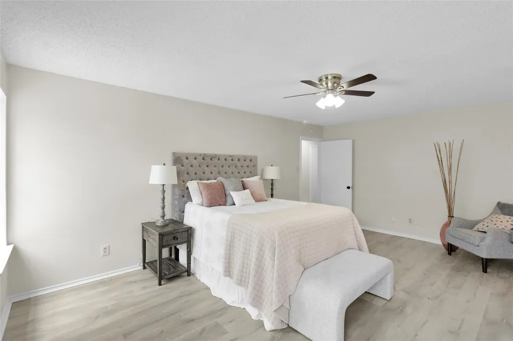 335 Hummingbird Lane Duncanville TX 75137