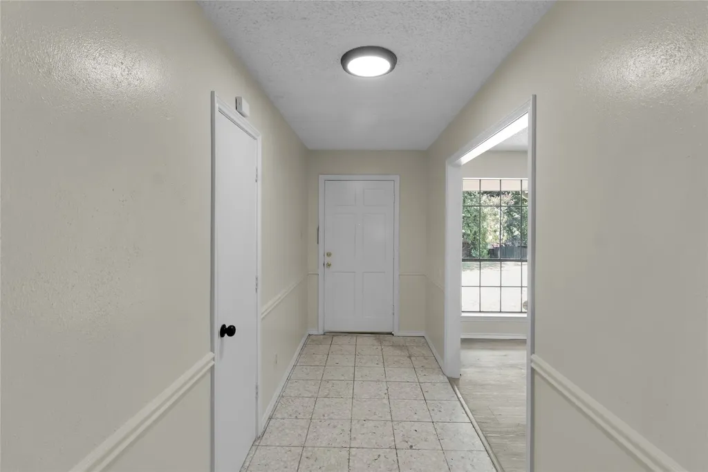 335 Hummingbird Lane Duncanville TX 75137
