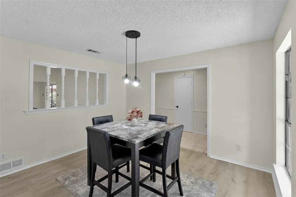 335 Hummingbird Lane Duncanville TX 75137