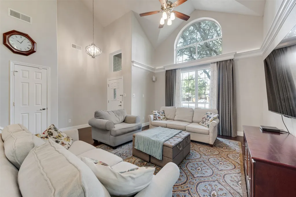 3301 Jones Court Bedford TX 76021