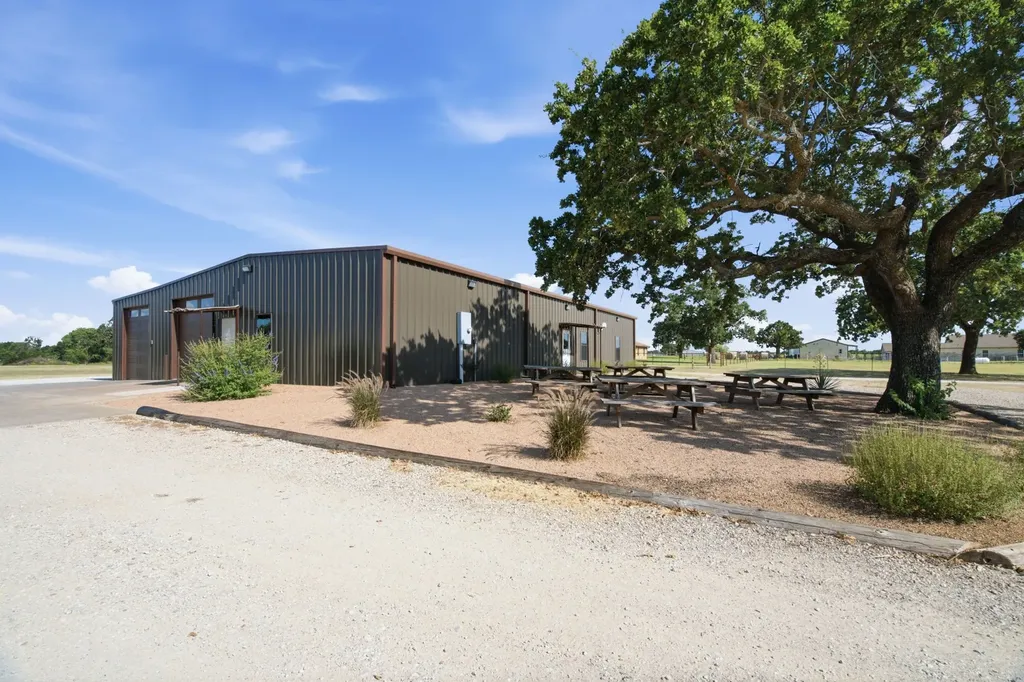 4711 S Highway 281 Mineral Wells TX 76067
