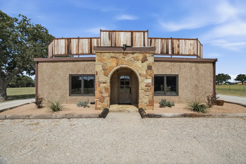 4711 S Highway 281 Mineral Wells TX 76067