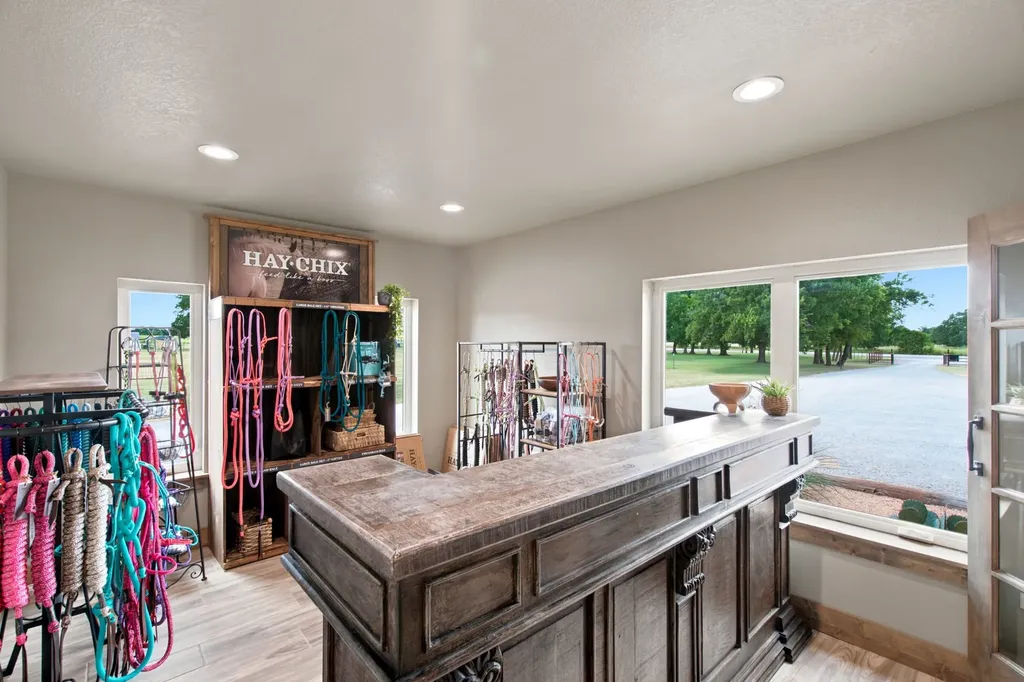 4711 S Highway 281 Mineral Wells TX 76067