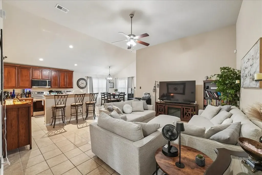 4037 Tiburon Street Fort Worth TX 76106