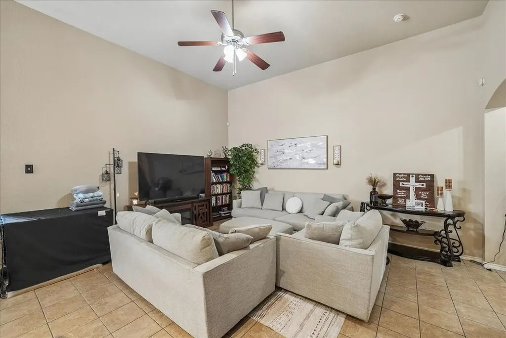 4037 Tiburon Street Fort Worth TX 76106