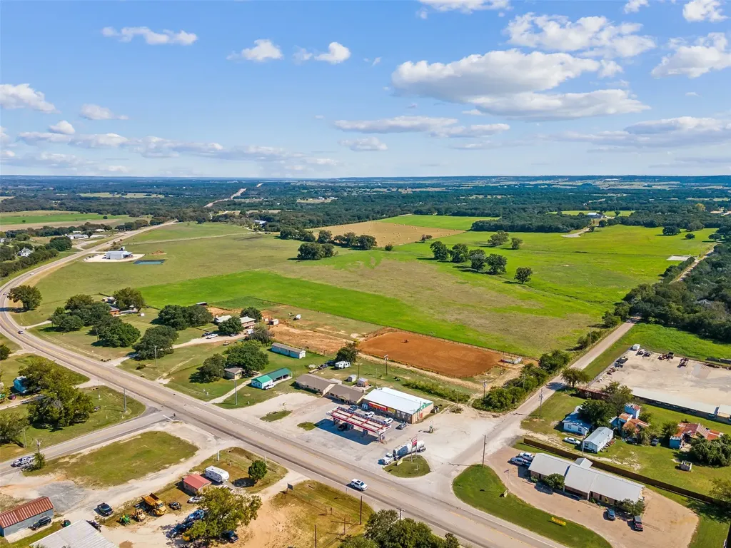 324 E Highway 6 Iredell TX 76649