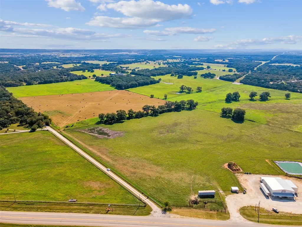 324 E Highway 6 Iredell TX 76649