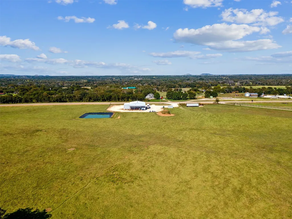 324 E Highway 6 Iredell TX 76649