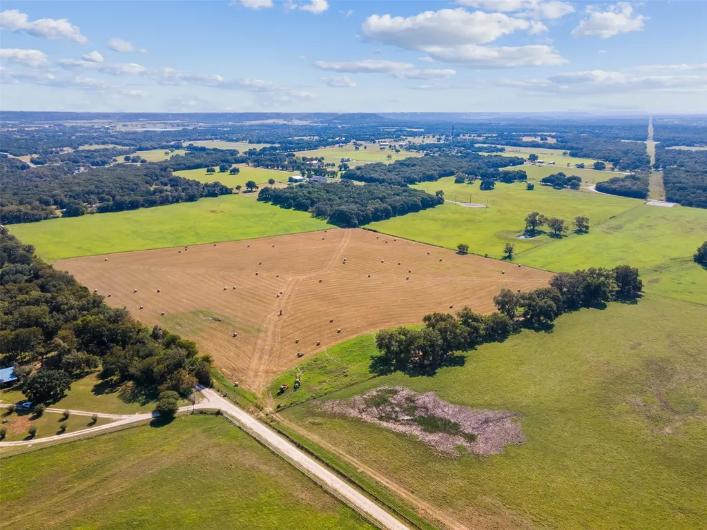 324 E Highway 6 Iredell TX 76649
