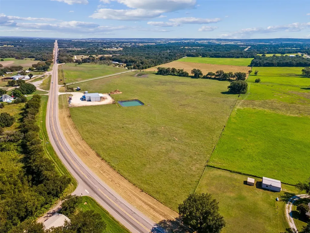 324 E Highway 6 Iredell TX 76649