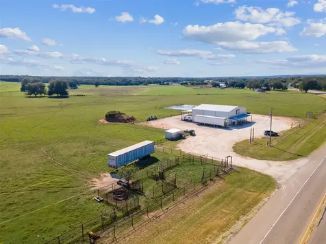 324 E Highway 6 Iredell TX 76649