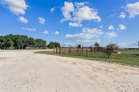 324 E Highway 6 Iredell TX 76649
