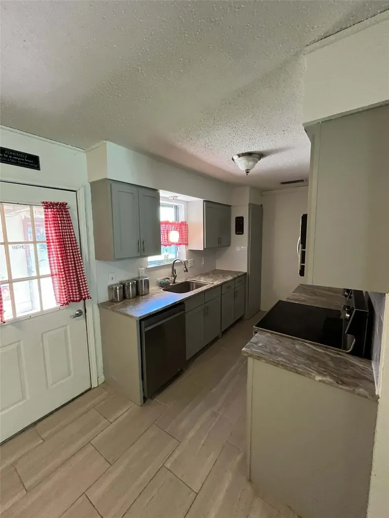 909 Wandering Way Drive Allen TX 75002