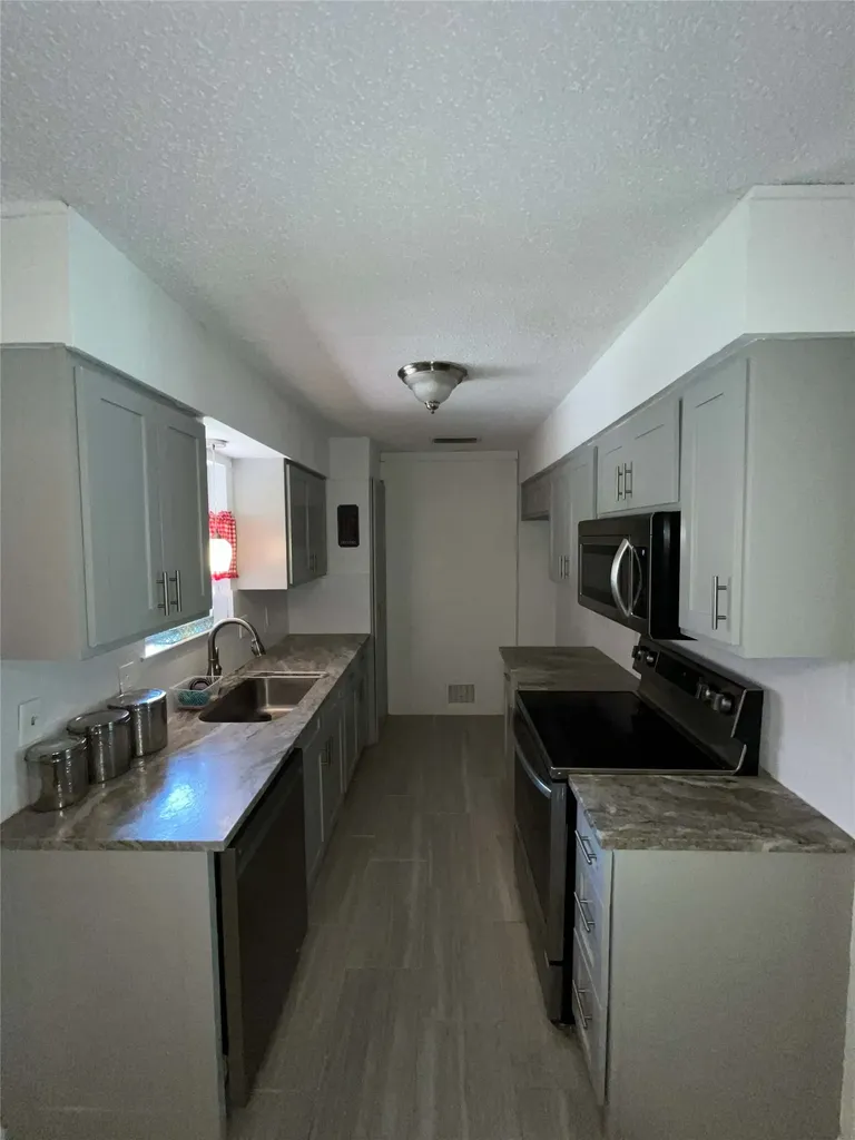 909 Wandering Way Drive Allen TX 75002