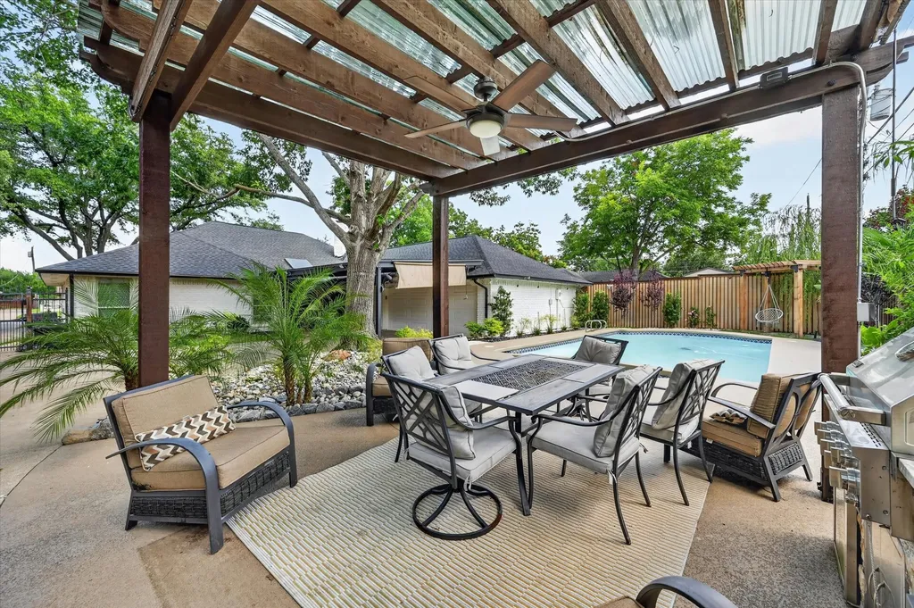 1505 Canyon Oaks Drive Irving TX 75061