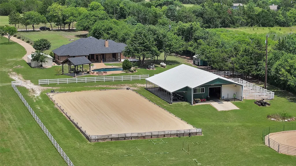 411 N Oak Branch Road Waxahachie TX 75167