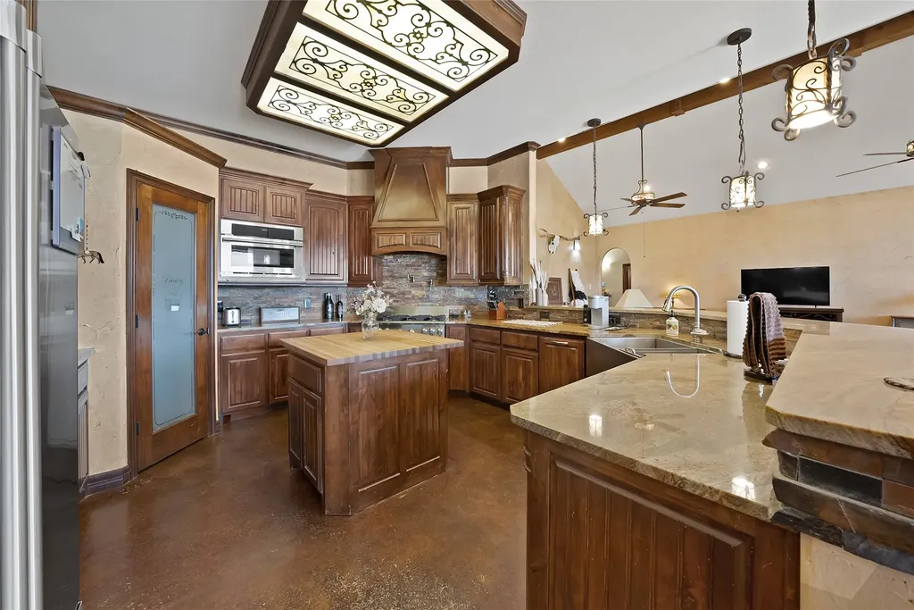 411 N Oak Branch Road Waxahachie TX 75167