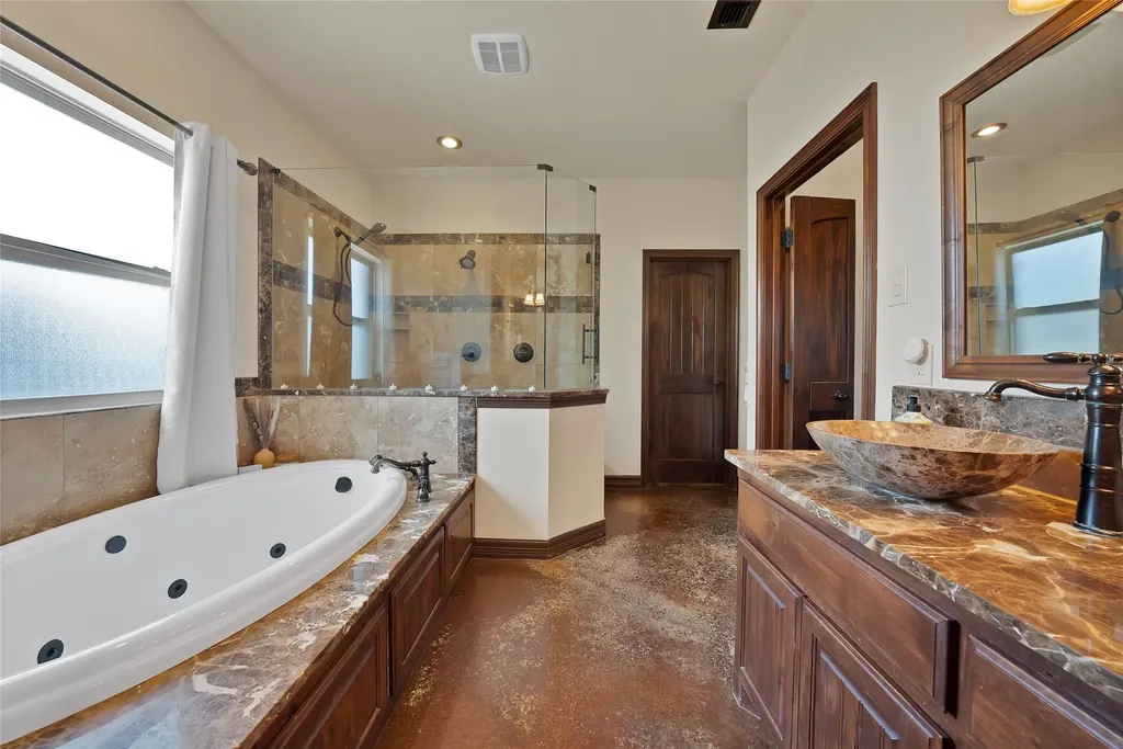 411 N Oak Branch Road Waxahachie TX 75167
